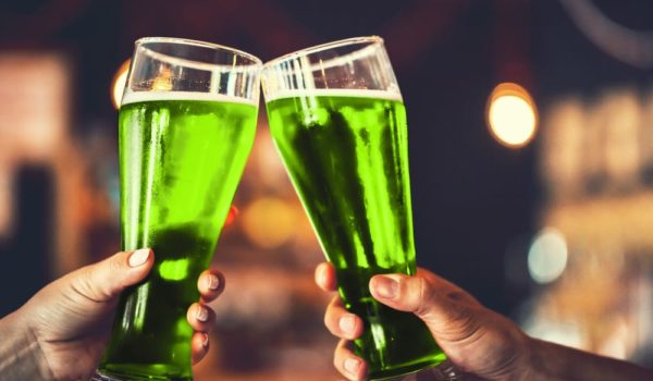 7 Easy Steps to Make Green Beer at Home